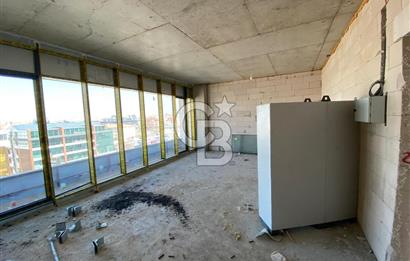 PRESTİJLİ KONUMDA, ANA CADDEYE CEPHE NATAMAM OFİS FIRSATI!