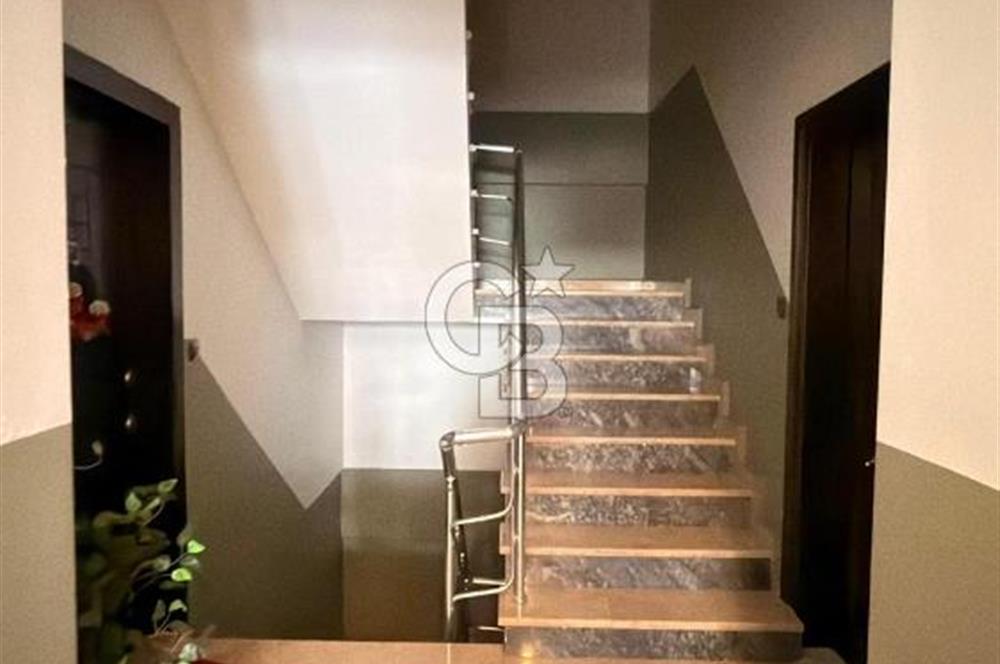 Ümraniye Şerifali Mah. Satılık 5+2 250 M2 Üst Dubleks Daire