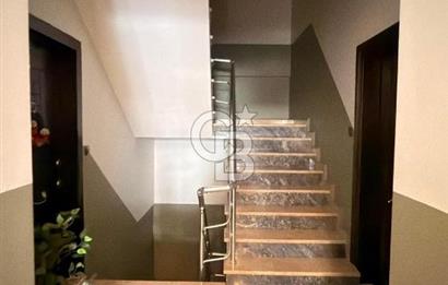 Ümraniye Şerifali Mah. Satılık 5+2 250 M2 Üst Dubleks Daire