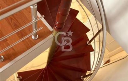 Ümraniye Şerifali Mah. Kiralık 5+2 250 M2 Üst Dubleks Daire