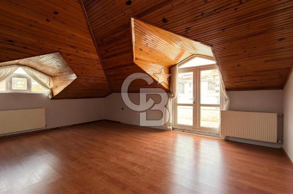 Ümraniye Şerifali Mah. Satılık 5+2 250 M2 Üst Dubleks Daire