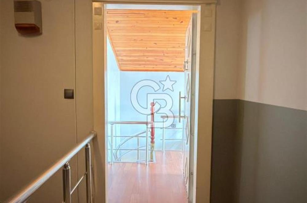 Ümraniye Şerifali Mah. Satılık 5+2 250 M2 Üst Dubleks Daire