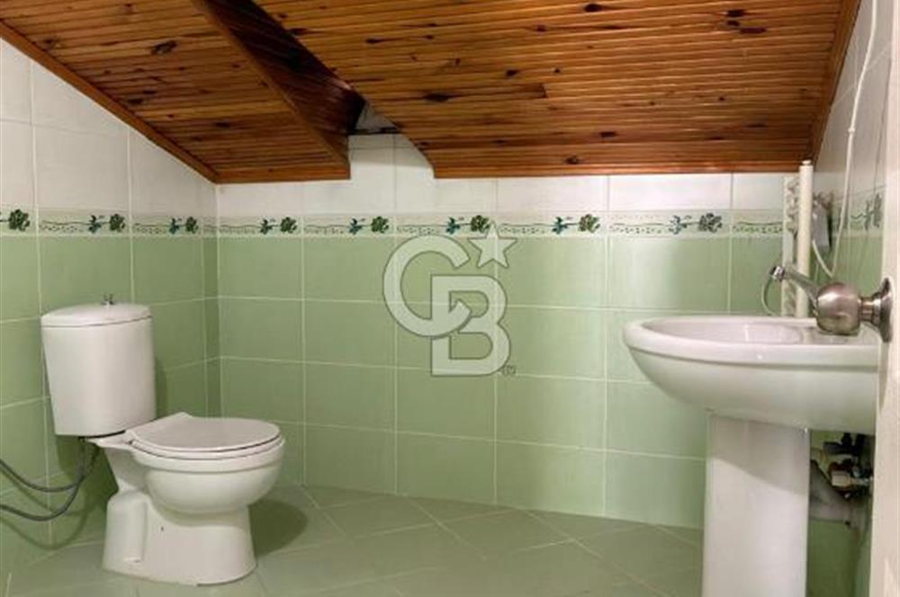 Ümraniye Şerifali Mah. Satılık 5+2 250 M2 Üst Dubleks Daire