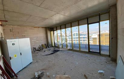 PRESTİJLİ KONUMDA, ANA CADDEYE CEPHE NATAMAM OFİS FIRSATI!