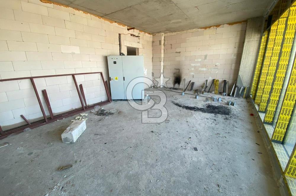 PRESTİJLİ KONUMDA, ANA CADDEYE CEPHE NATAMAM OFİS FIRSATI!