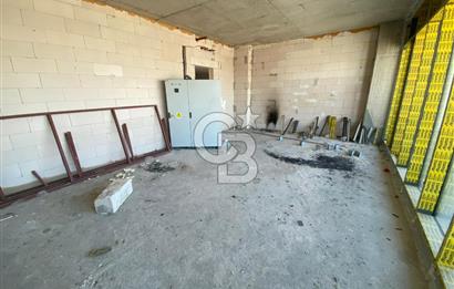 PRESTİJLİ KONUMDA, ANA CADDEYE CEPHE NATAMAM OFİS FIRSATI!