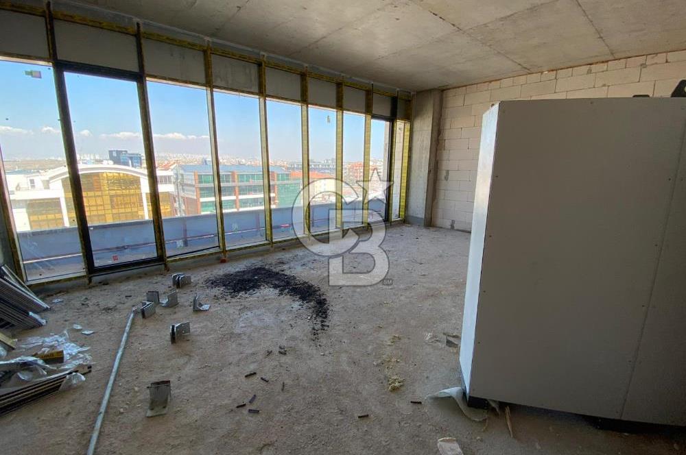 PRESTİJLİ KONUMDA, ANA CADDEYE CEPHE NATAMAM OFİS FIRSATI!