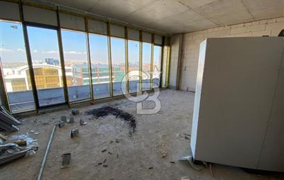 PRESTİJLİ KONUMDA, ANA CADDEYE CEPHE NATAMAM OFİS FIRSATI!