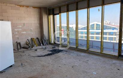 PRESTİJLİ KONUMDA, ANA CADDEYE CEPHE NATAMAM OFİS FIRSATI!