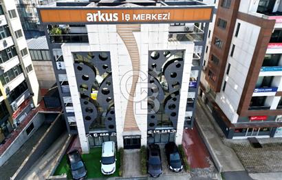 İzmir Yolu Yakını Köşe Vitrinli Kiracılı Satılık Dükkan