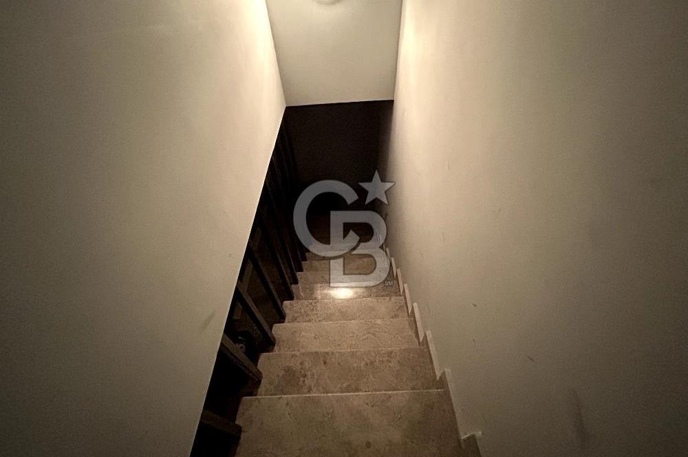 İzmir Yolu Yakını Köşe Vitrinli Kiracılı Satılık Dükkan