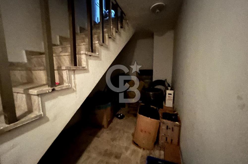 İzmir Yolu Yakını Köşe Vitrinli Kiracılı Satılık Dükkan