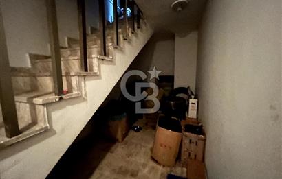 İzmir Yolu Yakını Köşe Vitrinli Kiracılı Satılık Dükkan