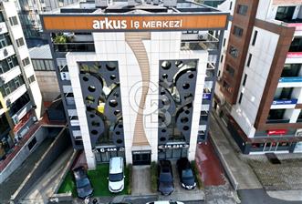 İzmir Yolu Yakını Köşe Vitrinli Kiracılı Satılık Dükkan - 1 - 343480