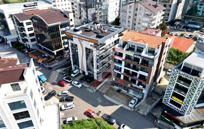 İzmir Yolu Yakını Köşe Vitrinli Kiracılı Satılık Dükkan