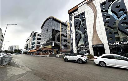İzmir Yolu Yakını Köşe Vitrinli Kiracılı Satılık Dükkan