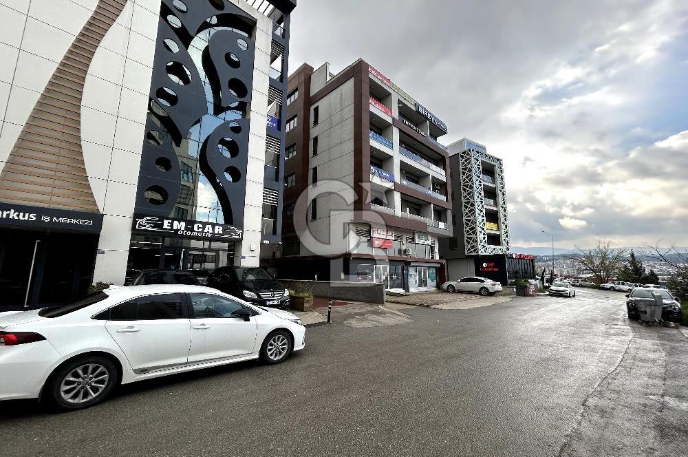 İzmir Yolu Yakını Köşe Vitrinli Kiracılı Satılık Dükkan