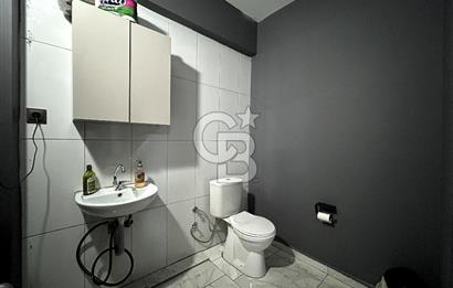 İzmir Yolu Yakını Köşe Vitrinli Kiracılı Satılık Dükkan