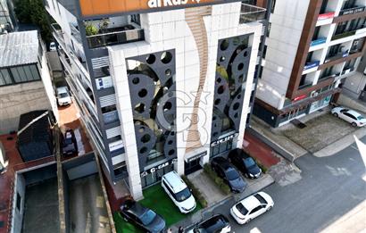 İzmir Yolu Yakını Köşe Vitrinli Kiracılı Satılık Dükkan