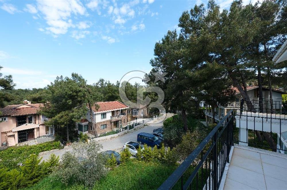 Urla Kalabak Çamlıbel Sitesinde 780 m² Arsa İçinde 3+1 Villa