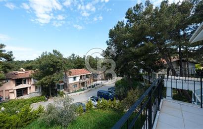 Urla Kalabak Çamlıbel Sitesinde 780 m² Arsa İçinde 3+1 Villa