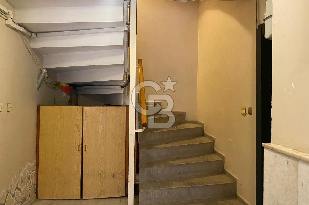 BOSTANLI AKBANK SOKAĞINDASAHİLE TRAMVAYA YAKIN SATILIK 3+1 DAİRE