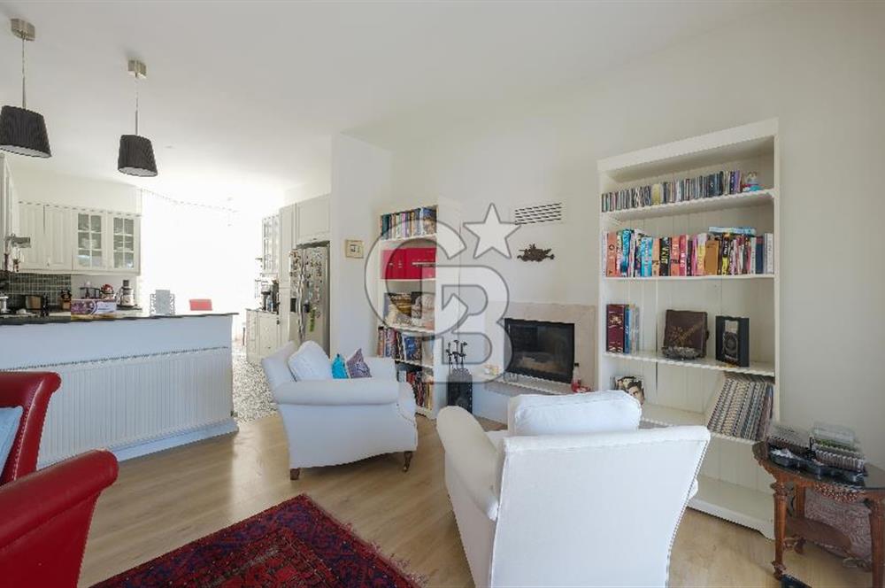 Urla Kalabak Çamlıbel Sitesinde 780 m² Arsa İçinde 3+1 Villa