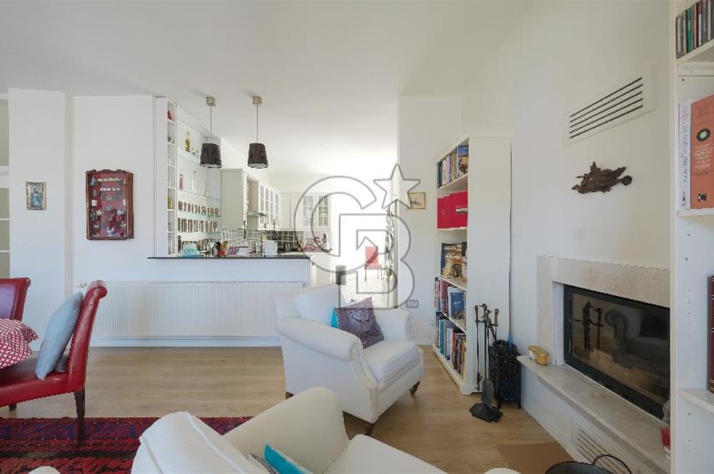 Urla Kalabak Çamlıbel Sitesinde 780 m² Arsa İçinde 3+1 Villa