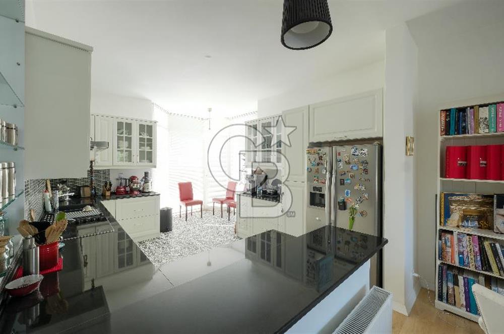 Urla Kalabak Çamlıbel Sitesinde 780 m² Arsa İçinde 3+1 Villa