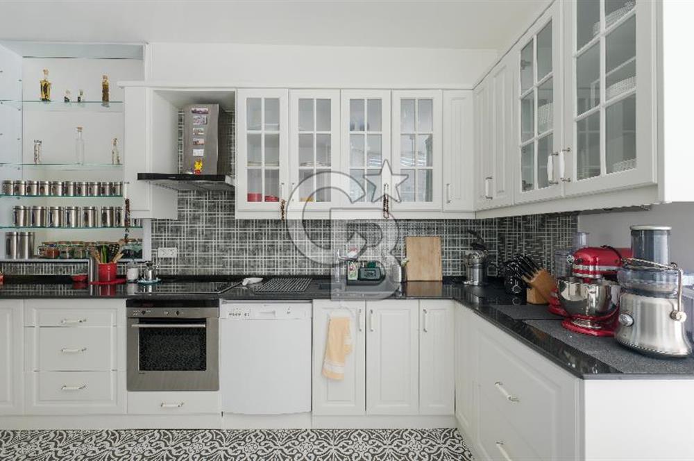 Urla Kalabak Çamlıbel Sitesinde 780 m² Arsa İçinde 3+1 Villa