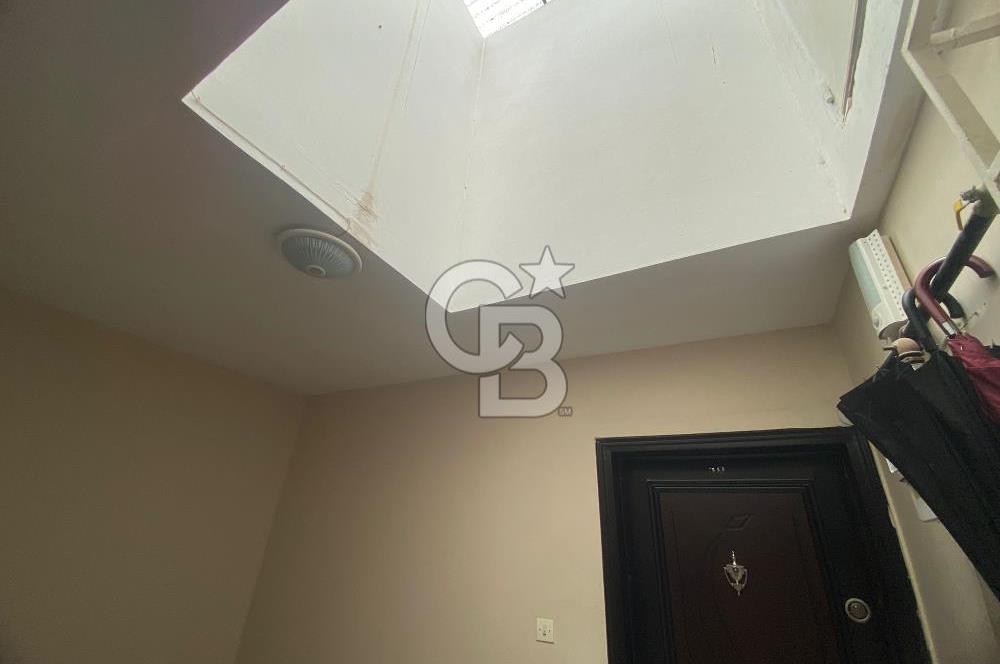 BOSTANLI AKBANK SOKAĞINDASAHİLE TRAMVAYA YAKIN SATILIK 3+1 DAİRE