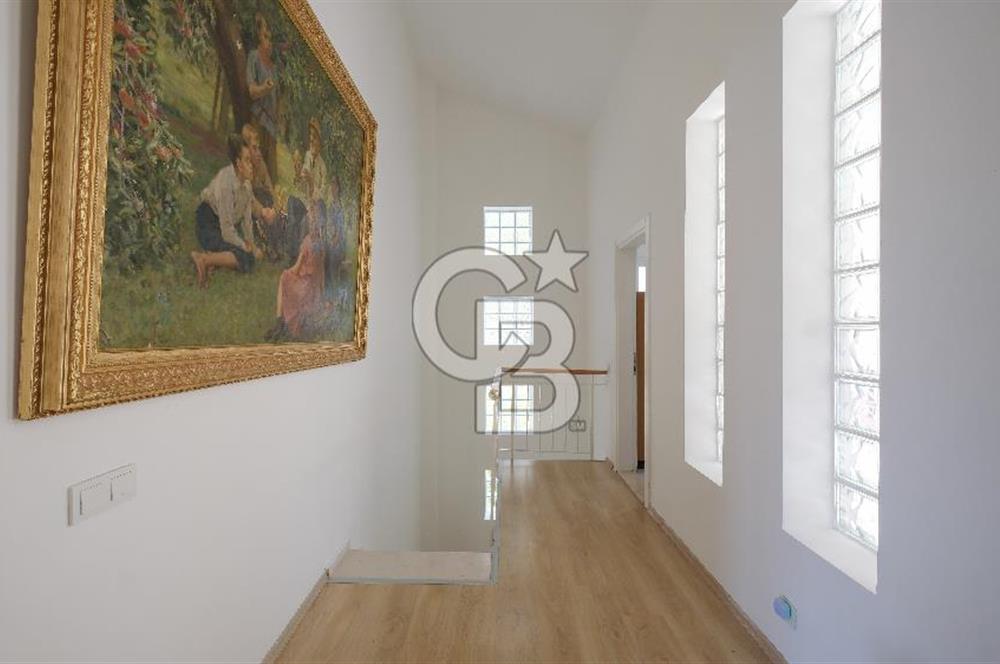 Urla Kalabak Çamlıbel Sitesinde 780 m² Arsa İçinde 3+1 Villa