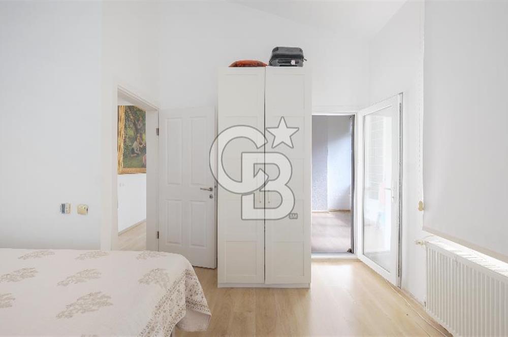 Urla Kalabak Çamlıbel Sitesinde 780 m² Arsa İçinde 3+1 Villa