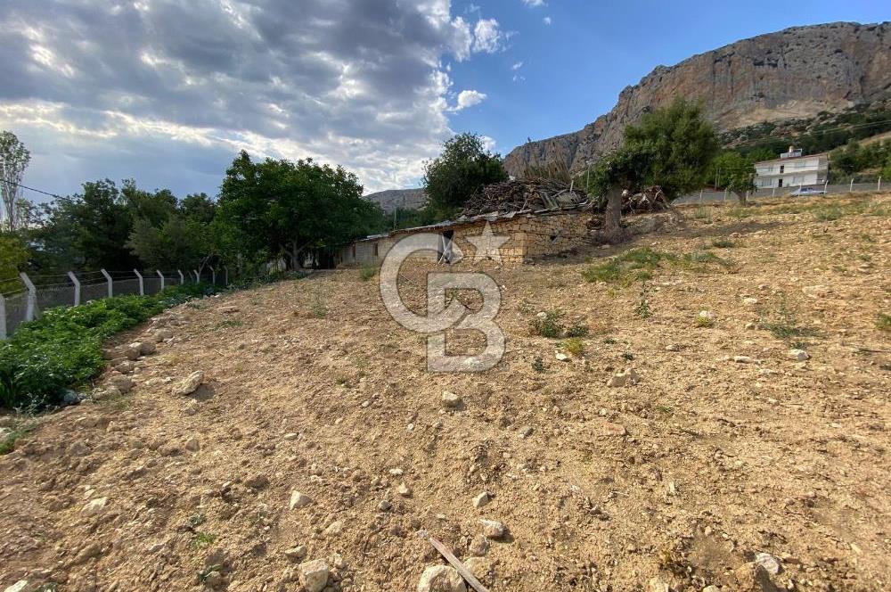 ERMENEK MERKEZDE KİRALIK HAZIR AHIR VE ARAZİ 