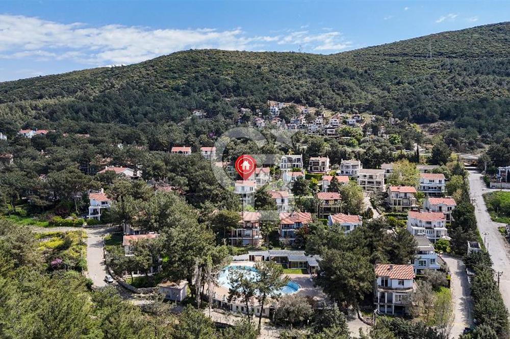 Urla Kalabak Çamlıbel Sitesinde 780 m² Arsa İçinde 3+1 Villa