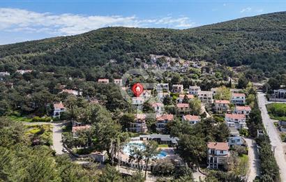 Urla Kalabak Çamlıbel Sitesinde 780 m² Arsa İçinde 3+1 Villa