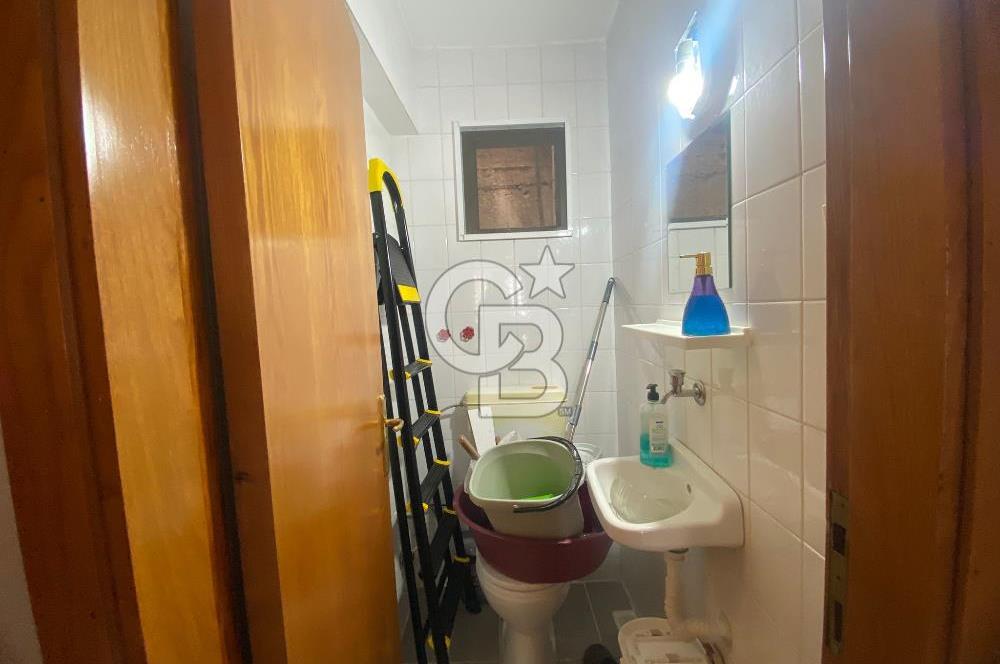 BOSTANLI AKBANK SOKAĞINDASAHİLE TRAMVAYA YAKIN SATILIK 3+1 DAİRE