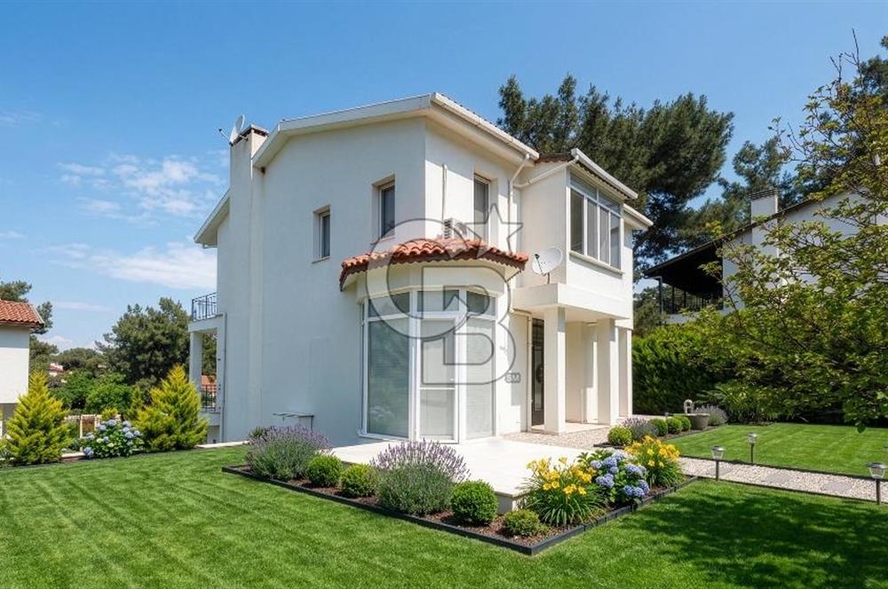 Urla Kalabak Çamlıbel Sitesinde 780 m² Arsa İçinde 3+1 Villa