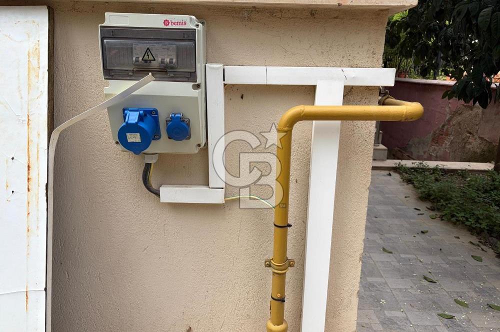 Urla'da Ted Koleji ve Cengiz Aytmatov Yakını Denize Yürüyüş Mesafesinde Saunalı Villa 