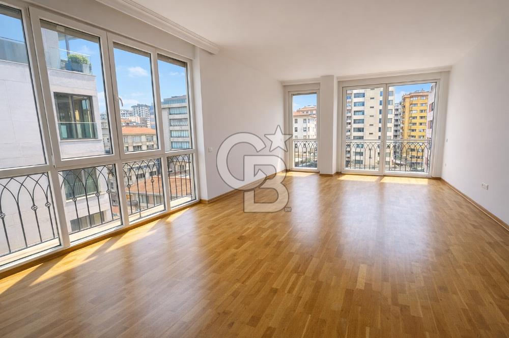 FENERBAHÇE,CEMİL TOPUZLU CADDESİ ÜZERİNDE 135 M2 3+1