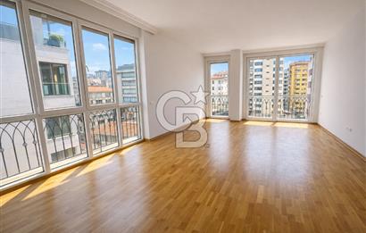 FENERBAHÇE,CEMİL TOPUZLU CADDESİ ÜZERİNDE 135 M2 3+1