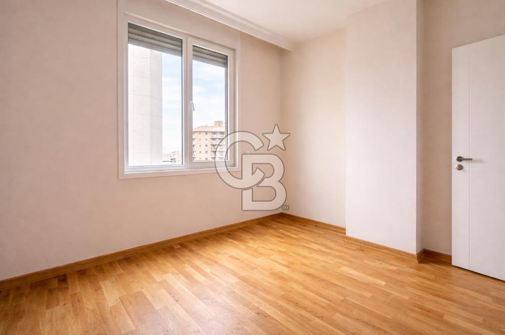 FENERBAHÇE,CEMİL TOPUZLU CADDESİ ÜZERİNDE 135 M2 3+1