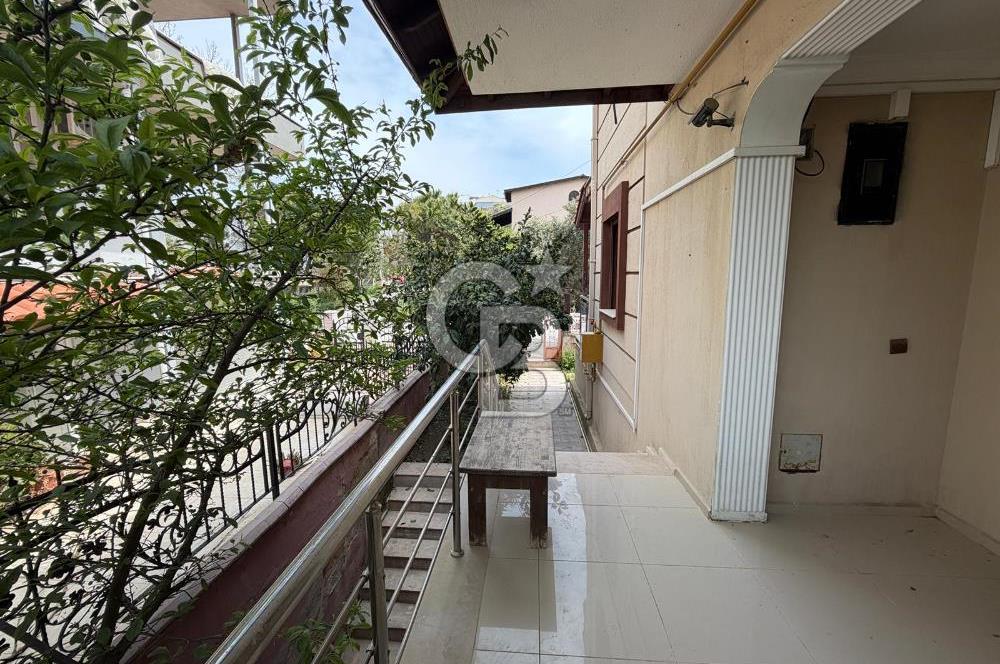 Urla'da Ted Koleji ve Cengiz Aytmatov Yakını Denize Yürüyüş Mesafesinde Saunalı Villa 