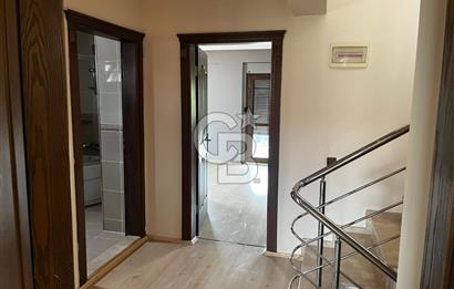 Urla'da Ted Koleji ve Cengiz Aytmatov Yakını Denize Yürüyüş Mesafesinde Saunalı Villa 