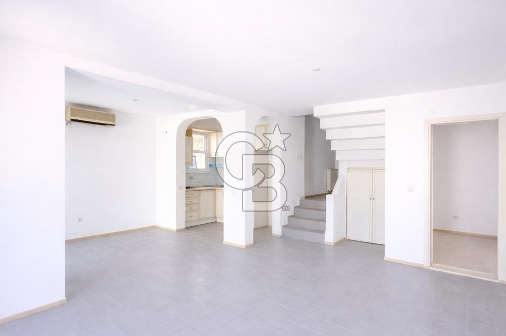 BODRUM,ESKİÇEŞMEDE MARİNA'YA YAKIN BAHÇELİ DUBLEKS VİLLA 150 M2