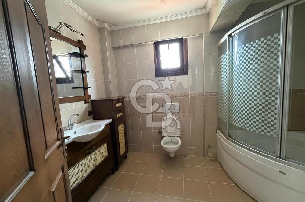 Urla'da Ted Koleji ve Cengiz Aytmatov Yakını Denize Yürüyüş Mesafesinde Saunalı Villa 