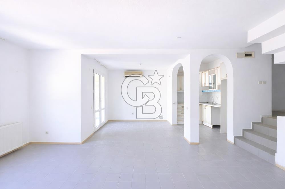 BODRUM,ESKİÇEŞMEDE MARİNA'YA YAKIN BAHÇELİ DUBLEKS VİLLA 150 M2