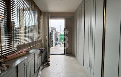 MEBUSKENT SİTESİNDE KAPALI HAVUZLU LÜKS SATILIK VİLLA