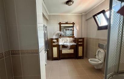 Urla'da Ted Koleji ve Cengiz Aytmatov Yakını Denize Yürüyüş Mesafesinde Saunalı Villa 