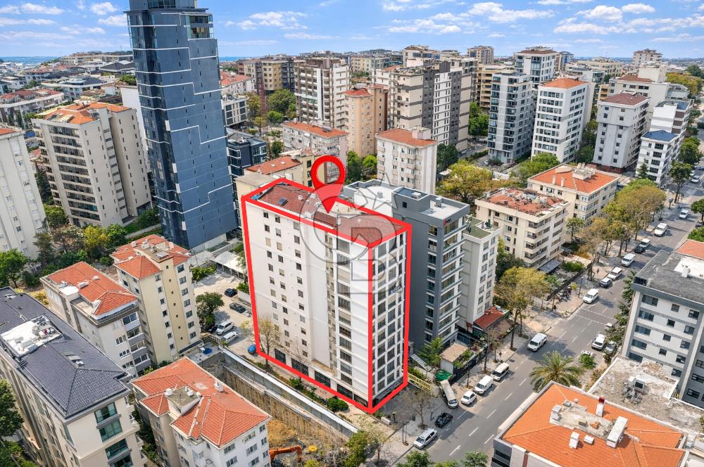 FENERBAHÇE,CEMİL TOPUZLU CADDESİ ÜZERİNDE 135 M2 3+1